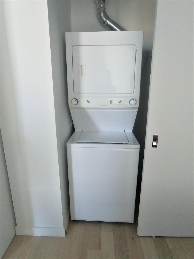 Luxury Skyline Condo In Downtown Free 24/7 Parking Γουίνιπεγκ Εξωτερικό φωτογραφία